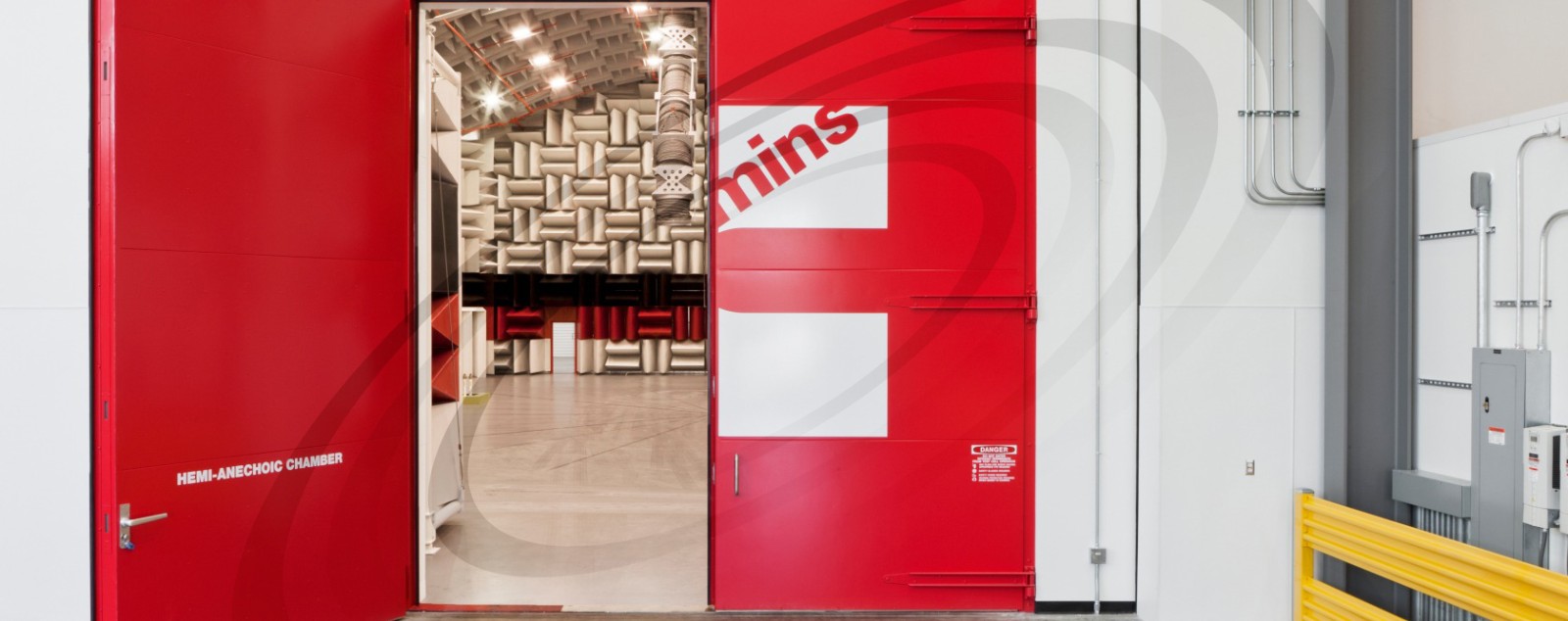 1618729468107476.jpg 大型工業(yè)隔聲門中心視覺圖-1.jpg